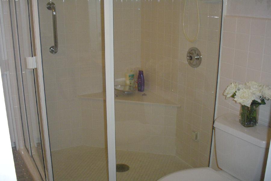 Amerec Corner Steam Shower