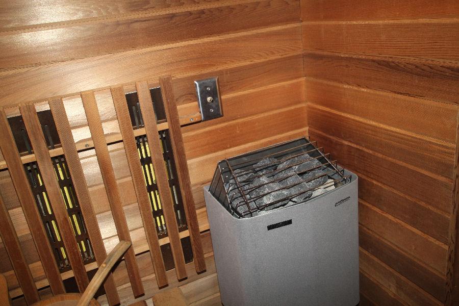 Combo of Traditional and Infrared Sauna Room 